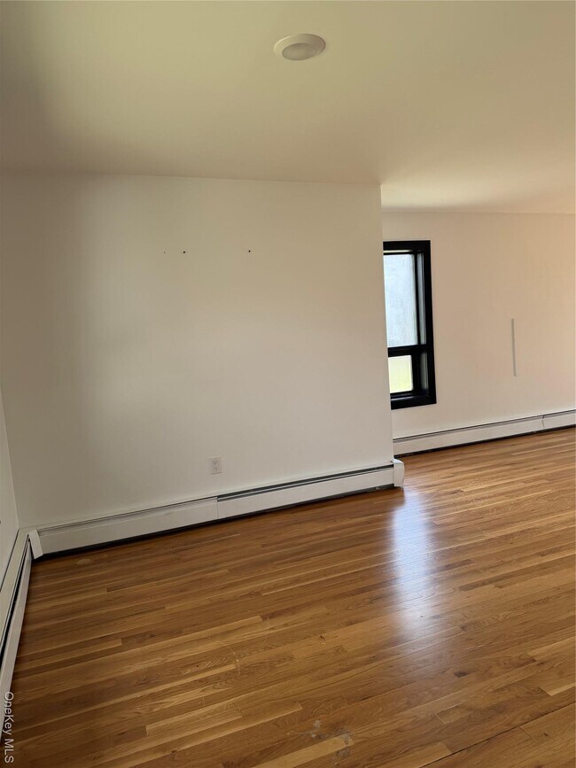 Building Photo - 40 Felter Hill Rd