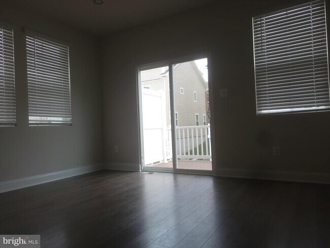 Building Photo - 7111 Tyndale Way