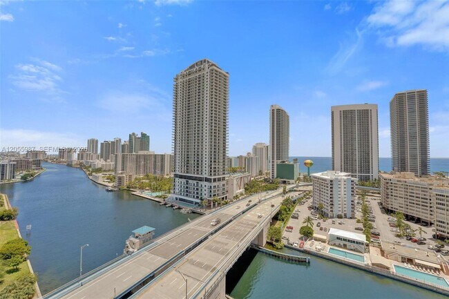 Building Photo - 2600 E Hallandale Beach Blvd