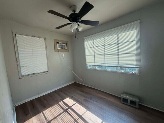 Building Photo - 1354 Summers St