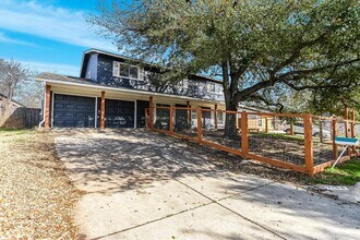 Building Photo - 7105 Meadowood Dr