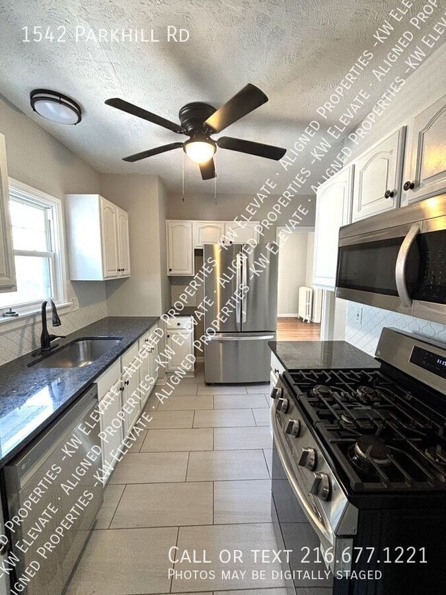 Building Photo - 1542 Parkhill Rd