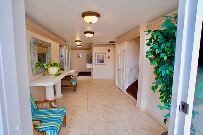 Building Photo - 3575 S Ocean Blvd