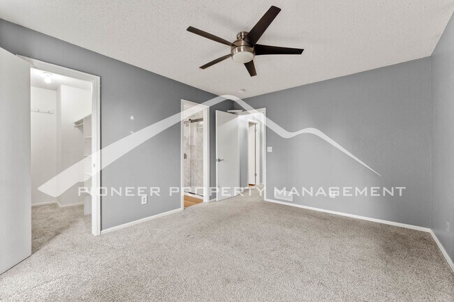 Building Photo - 8550 Van Gordon Ct