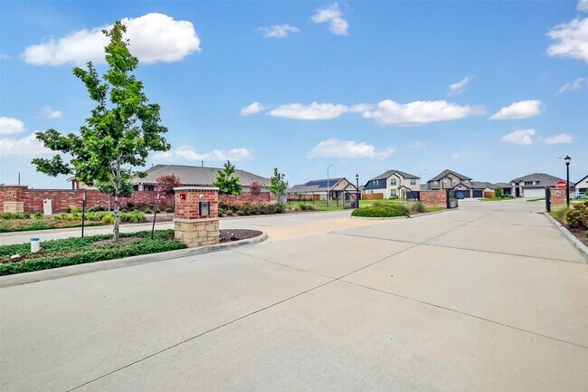Building Photo - 2445 Whisper Frst Dr