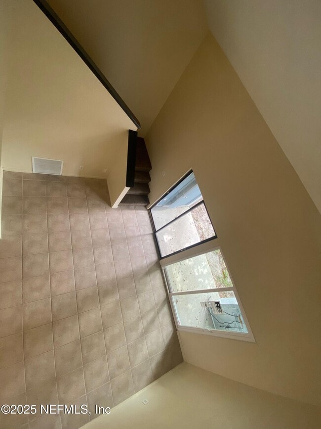 Building Photo - 1290 Wonderwood Dr