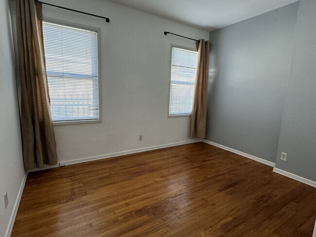 Building Photo - 3736 S Bentley Ave