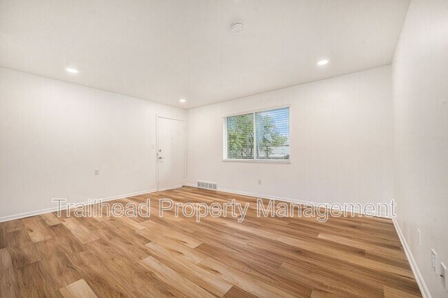 Building Photo - 7801 W 83rd St