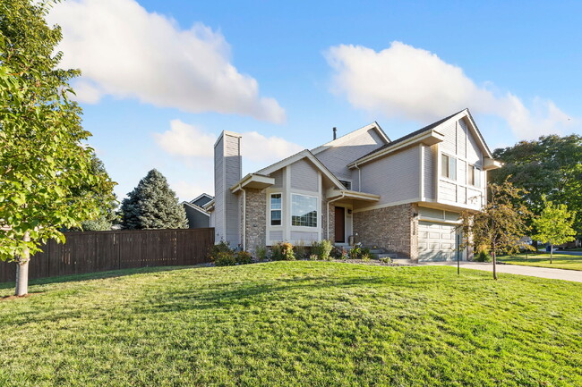 Building Photo - "Charming 3-Bedroom Home with 2.5 Baths in...