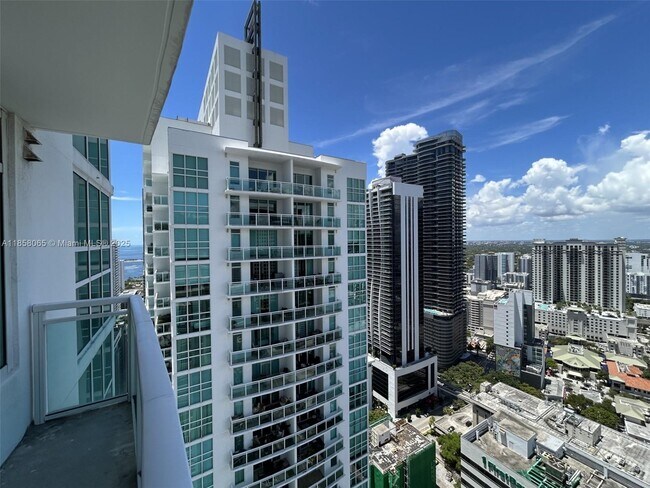Building Photo - 950 Brickell Bay Dr