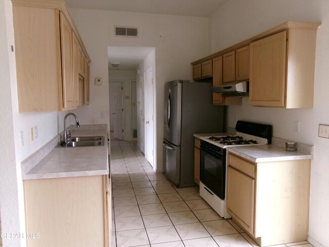 Building Photo - 118 Tierra Vista Dr