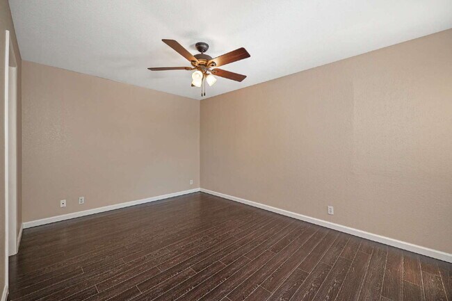 Building Photo - Unique Opportunity!