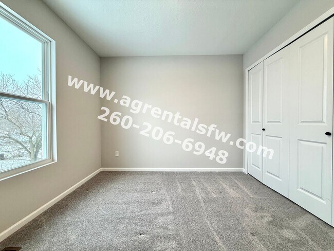 Building Photo - 3 Bedroom/ 1.5 Bath