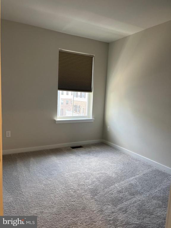 Building Photo - 37 E Front St