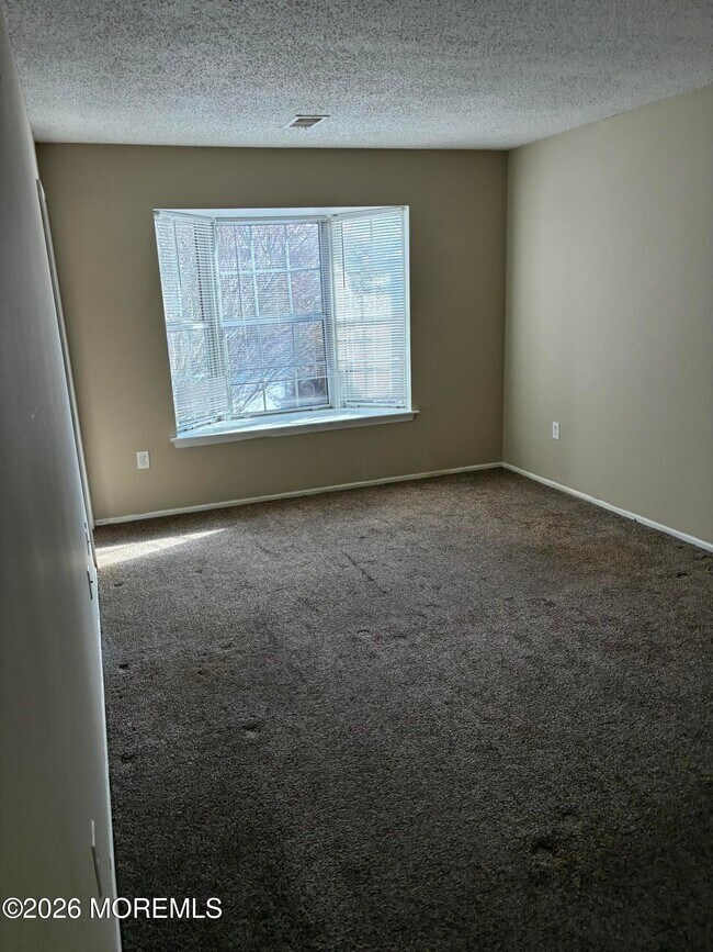 Building Photo - 43 Jaffreyton Close