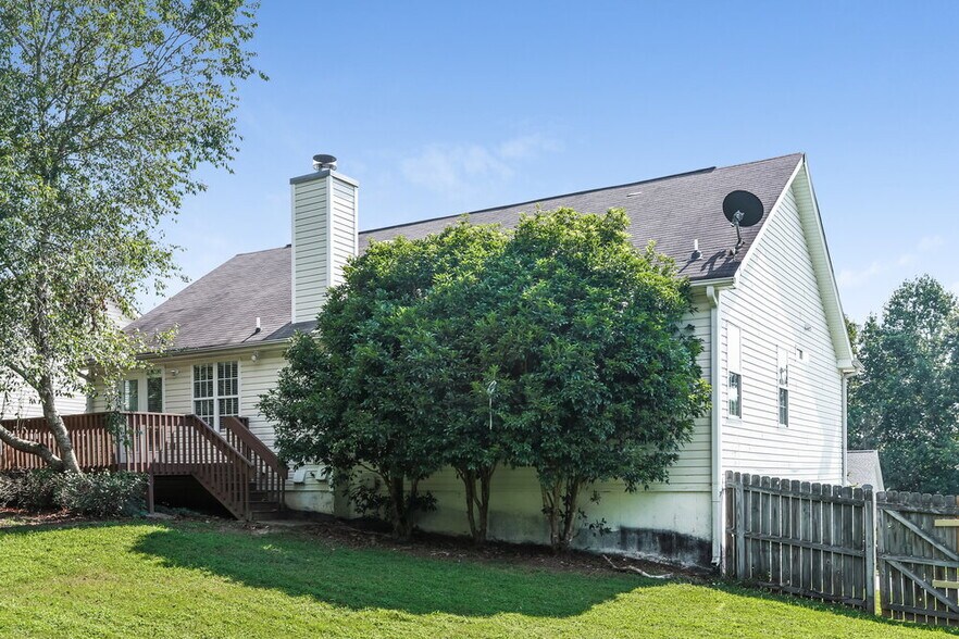 Building Photo - 1530 Bramlett Forest Trail SE