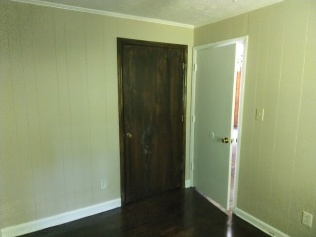 Building Photo - 304 Old Shaw Rd