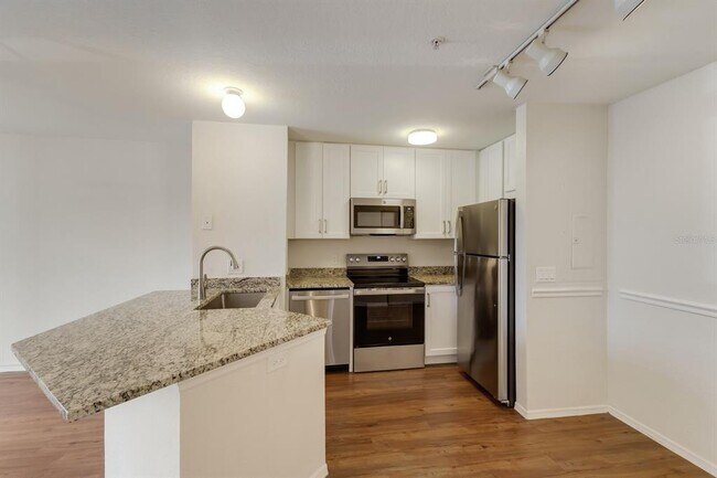 Building Photo - 850 S Tamiami Trl