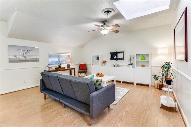 Building Photo - 424 Classen Dr