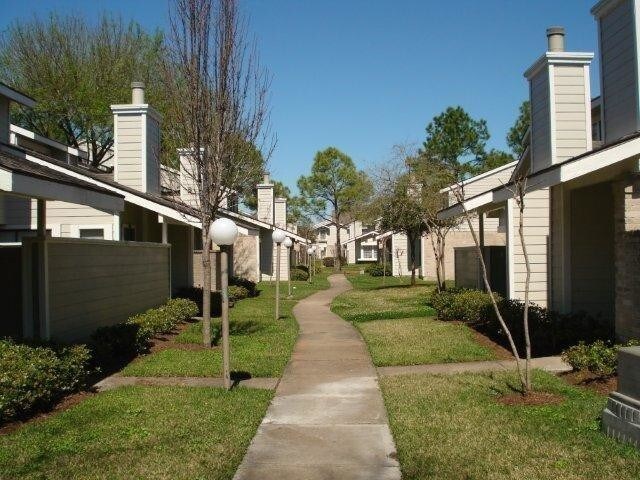 Building Photo - 11983 Bob White Dr