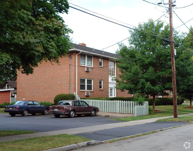 Building Photo - 165 North Ave