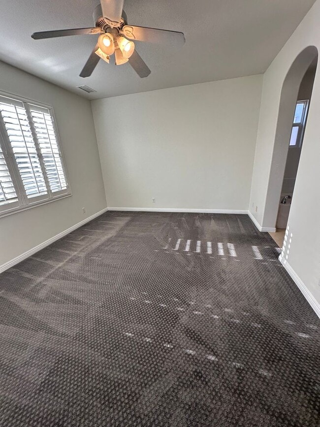 Building Photo - 2 Story home 3 Bedroom, 3 Bathroom Tustin Field.