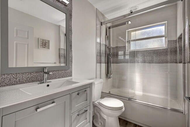 Building Photo - 2470 Sandstone Ct