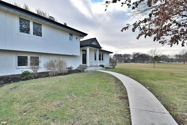 Building Photo - 263 Bobwhite Ln