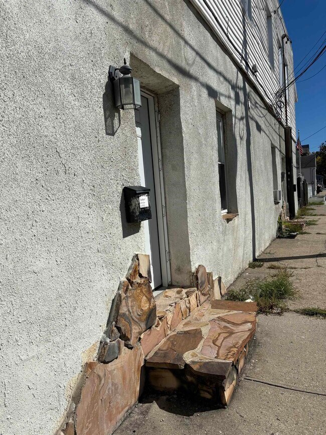 Building Photo - 178 Orient St