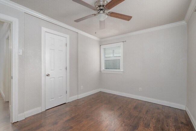 Building Photo - 3042 S 28th St
