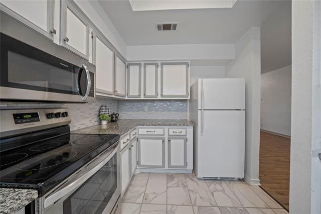 Building Photo - 9910 Royal Ln