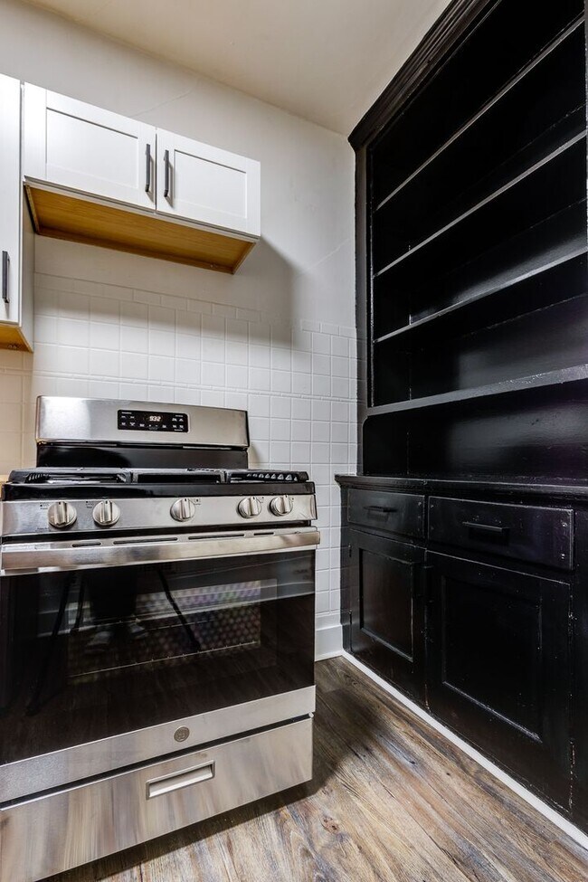 Building Photo - 609 E Warrington Ave