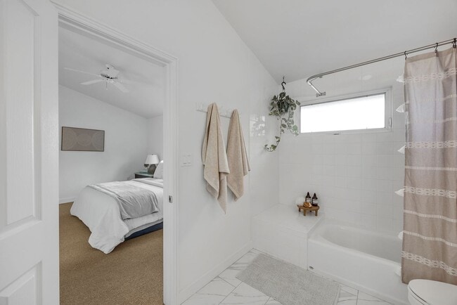 Building Photo - Spacious Upcountry Townhome with Ocean Vie...
