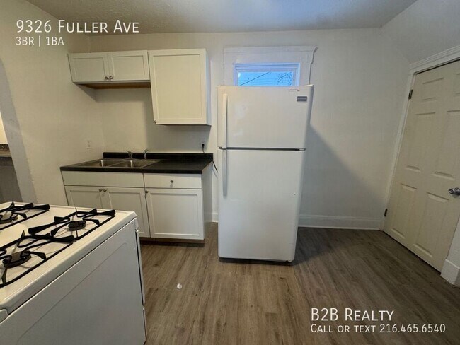 Building Photo - 9326 Fuller Ave