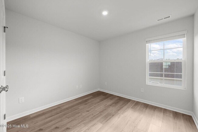 Building Photo - 186 Citadel Dr