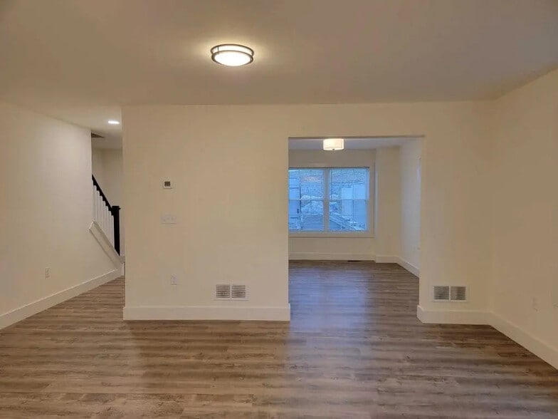 Building Photo - 16 Burk Ct