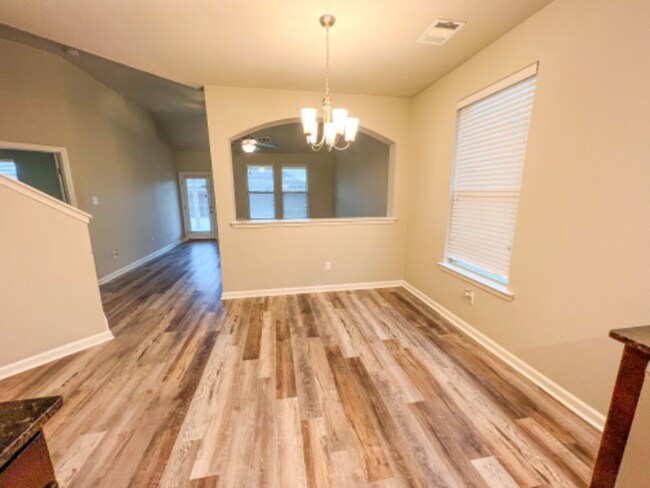 Building Photo - 524 Cautillion Dr