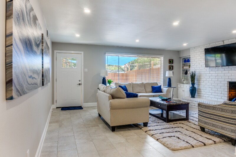 Building Photo - 7738 Village Trail Dr