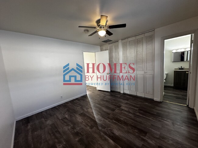 Building Photo - One Bedroom Apartment | Fort Branch