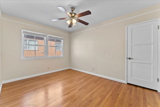 Building Photo - 5918 S Fairfax Ave