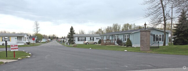Primary Photo - Parkside Village