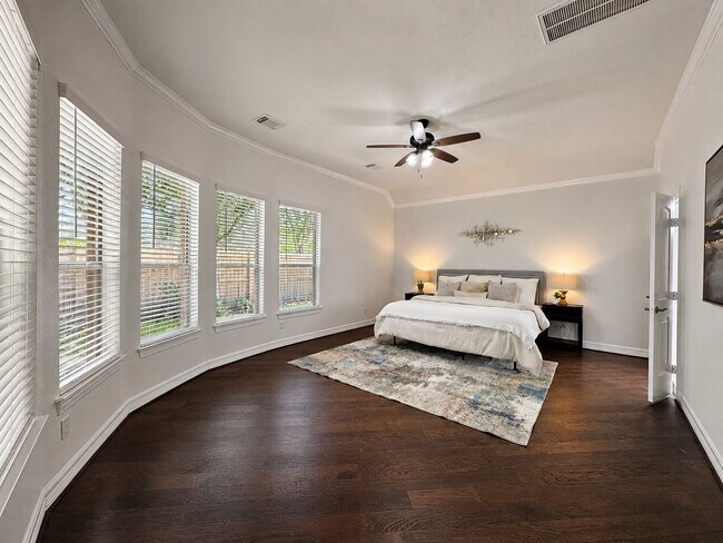 Building Photo - 3301 Elm Creek Dr