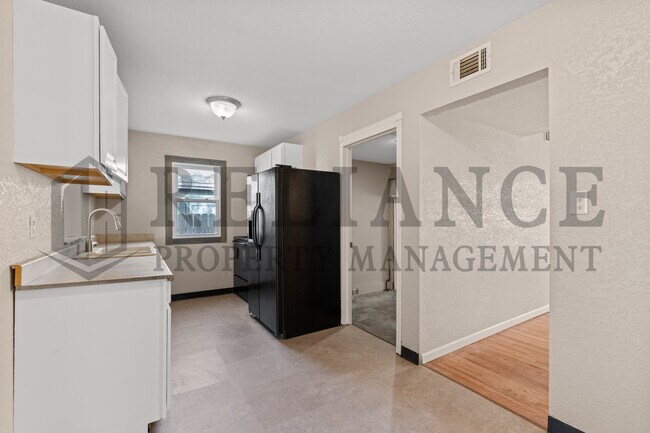 Building Photo - 1925 S Elizabeth St