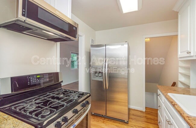 Building Photo - 2032 Arlington Ter