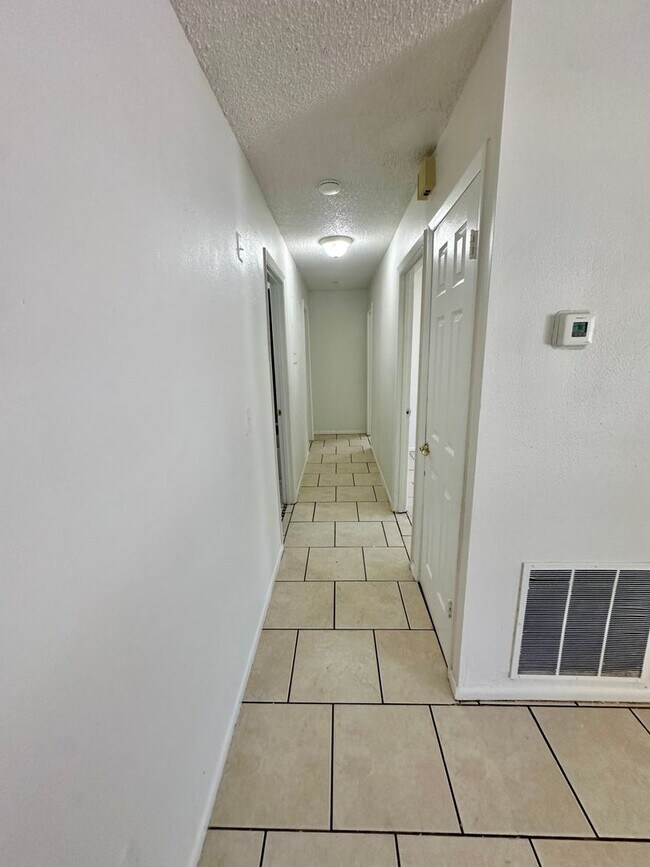 Building Photo - Charming 3-Bedroom Home in Apopka!
