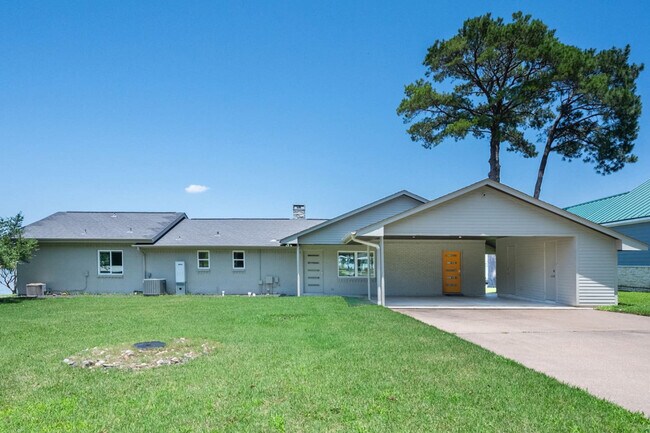 Building Photo - 1012 Chestnut Dr