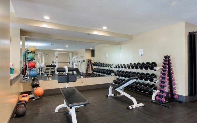 Building Photo - Bay View Condo at Park Place in Downtown San Diego