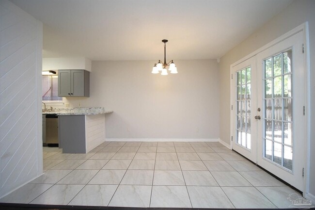 Building Photo - 7225 Dogwood Terrace Dr