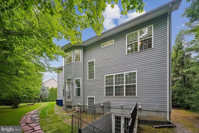 Building Photo - 905 Royal Elm Ct
