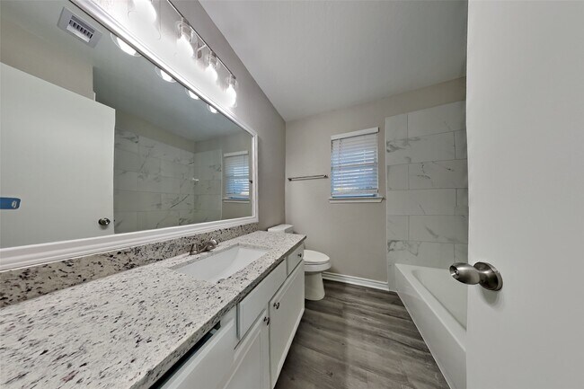 Building Photo - 2203 Longleaf Pines Ln